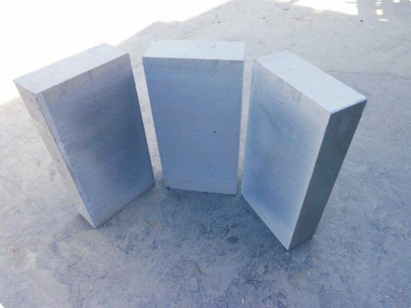 自(zì)保溫加氣混凝土(tǔ)砌塊